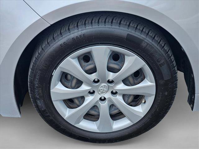 Used 2022 Toyota Corolla LE w/ Carpet Mat Package (TMS) image 22