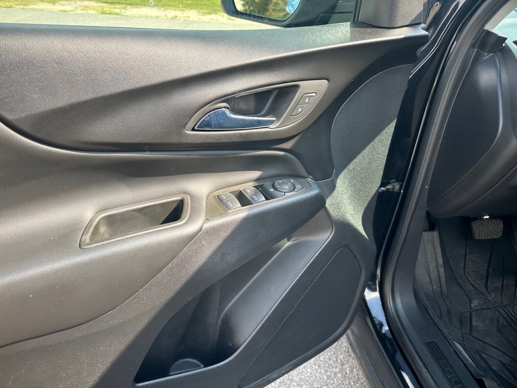 Used 2023 Chevrolet Equinox LT FWD image 12