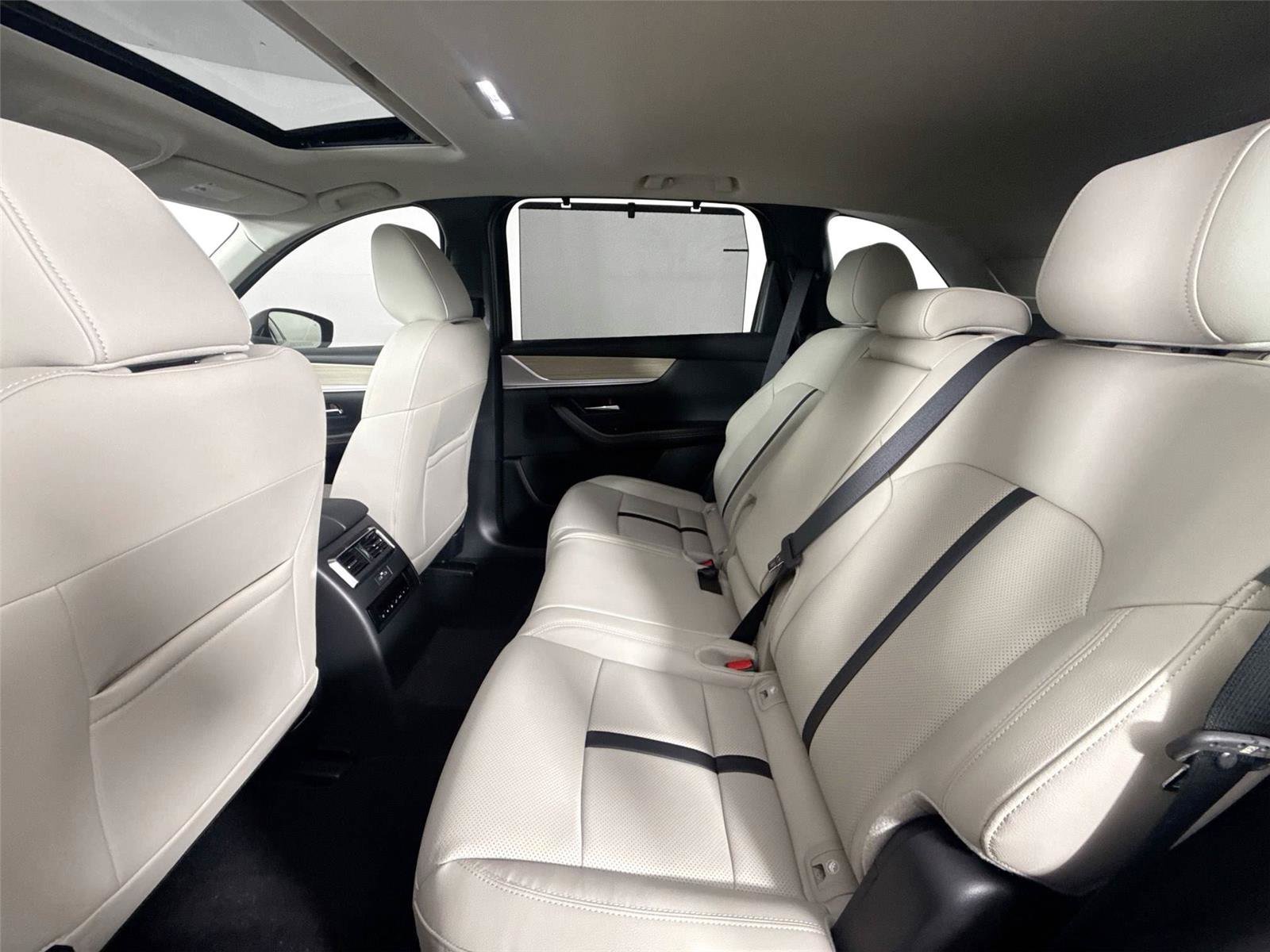 Certified 2025 MAZDA CX-70 3.3 Turbo w/ Premium Package image 35