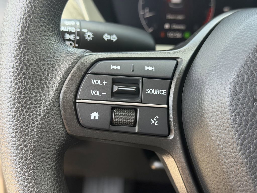 Used 2025 Honda HR-V LX image 23