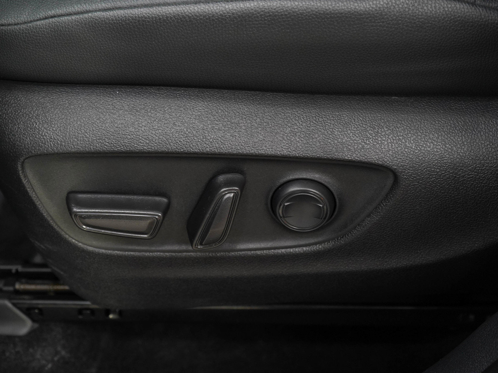 Used 2025 Toyota Grand Highlander AWD image 27