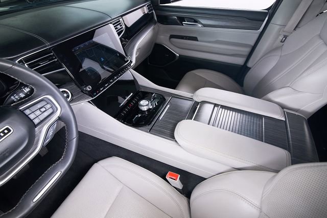 Used 2023 Jeep Wagoneer Series III w/ Premium Group I image 8