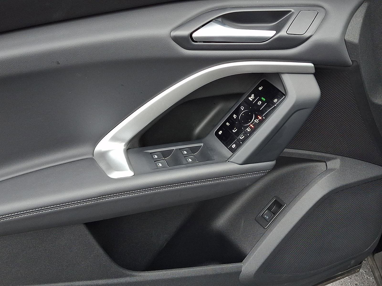 Used 2025 Audi Q5 Premium Plus w/ Premium Plus image 12