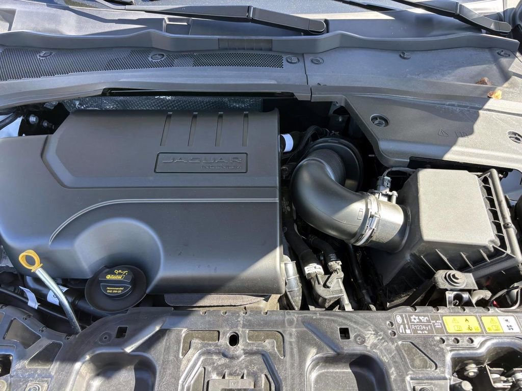 Used 2024 Jaguar E-PACE R-Dynamic SE image 24