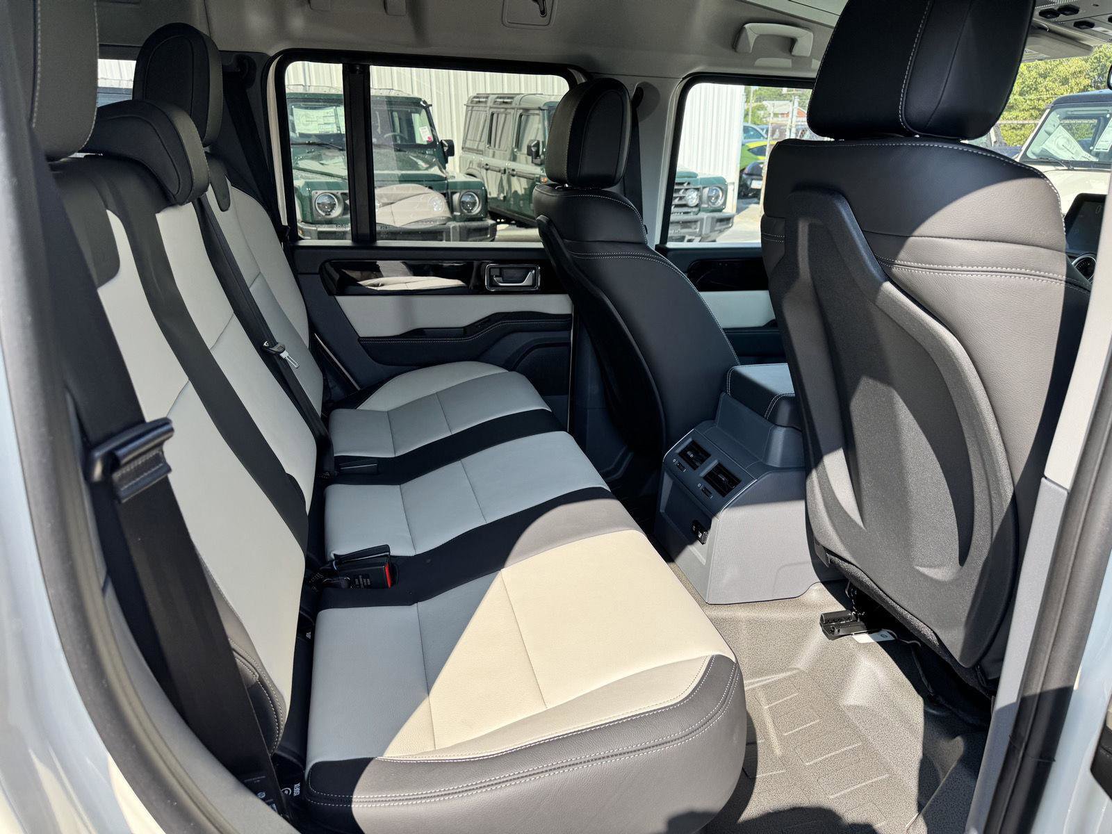 New 2025 INEOS Grenadier Fieldmaster Edition image 22