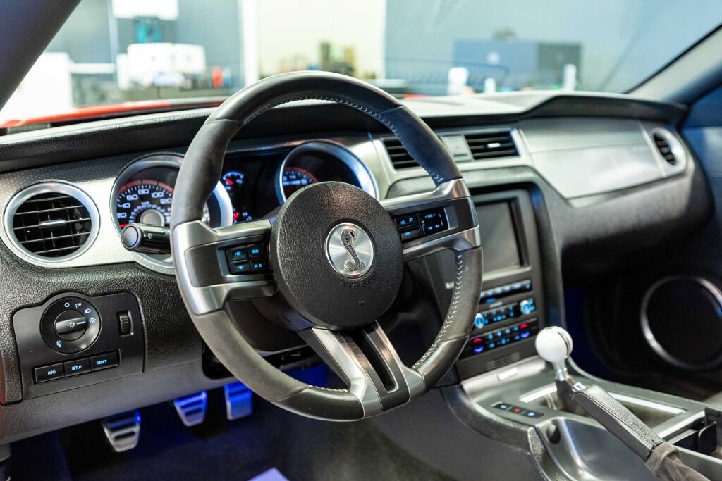 Used 2012 Ford Mustang Shelby GT500 w/ Electronics Pkg RWD image 8