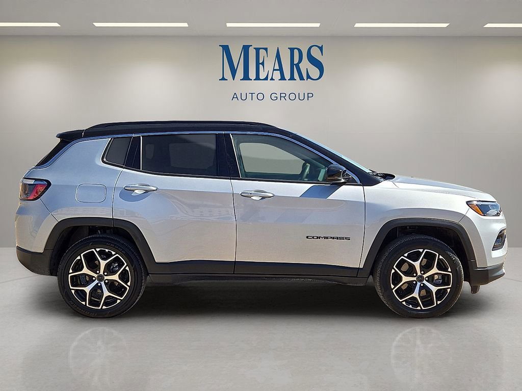 Used 2025 Jeep Compass Limited image 6