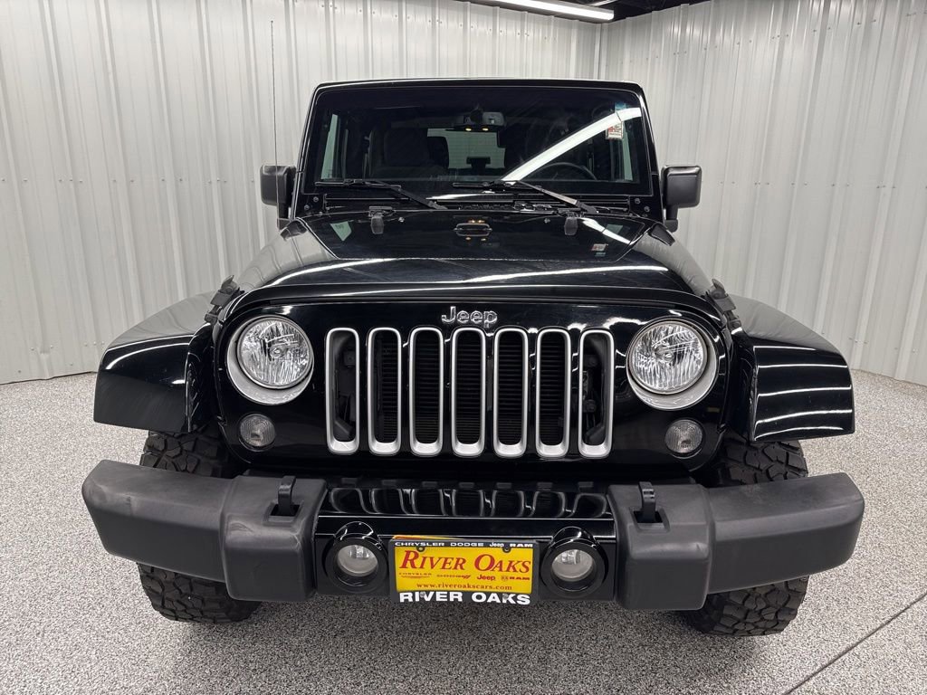 Used 2016 Jeep Wrangler Sahara w/ Connectivity Group AWD/4WD image 2