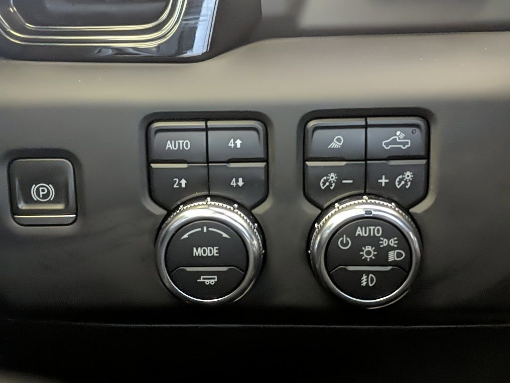 Used 2024 GMC Sierra 2500 AT4 w/ AT4 Premium Plus Package image 28