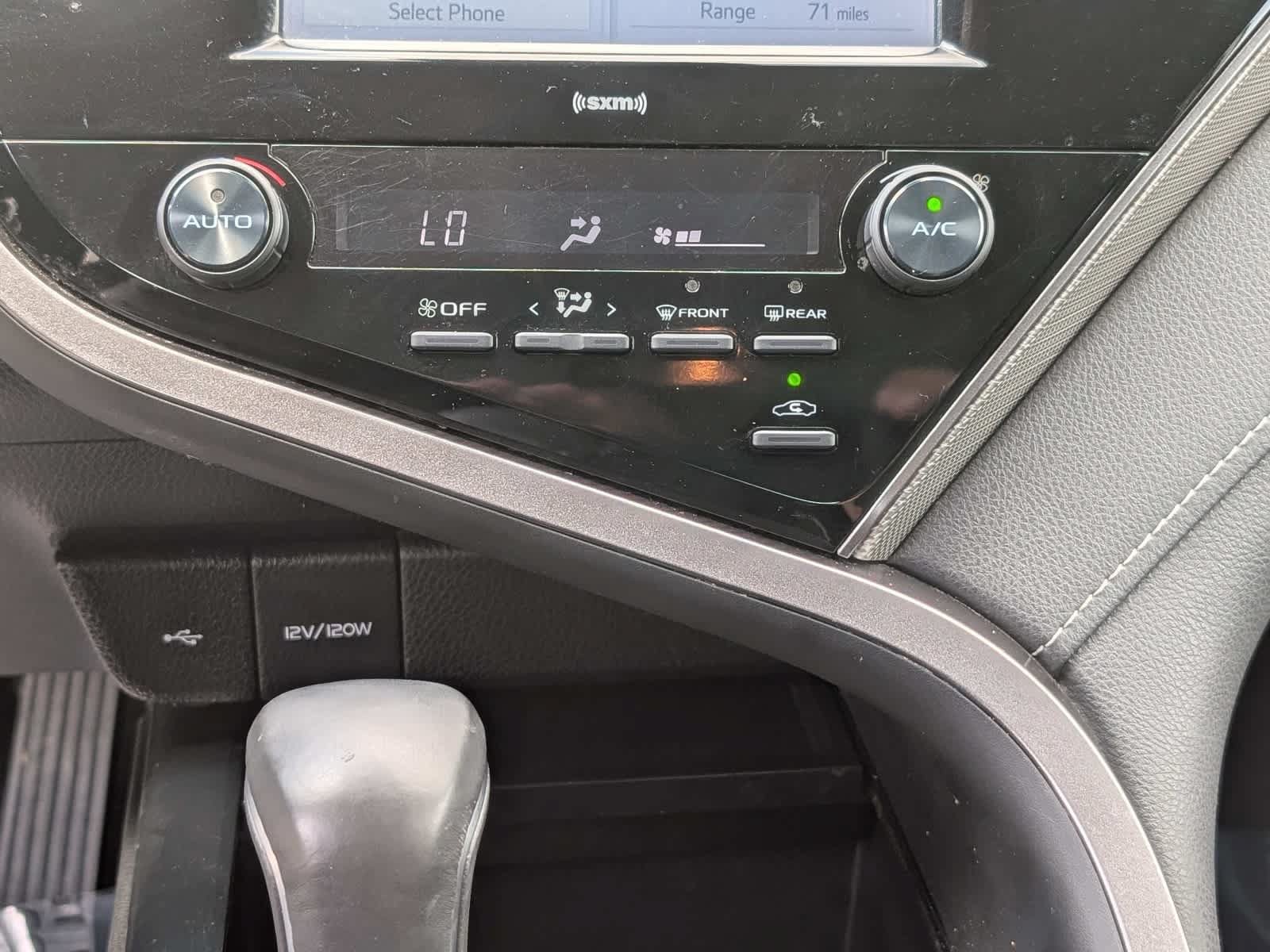 Used 2020 Toyota Camry SE FWD image 24
