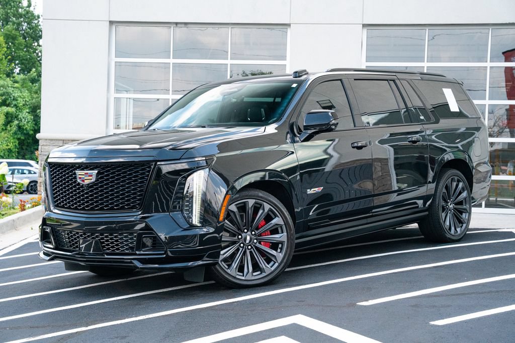 Used 2025 Cadillac Escalade ESV V AWD/4WD image 2