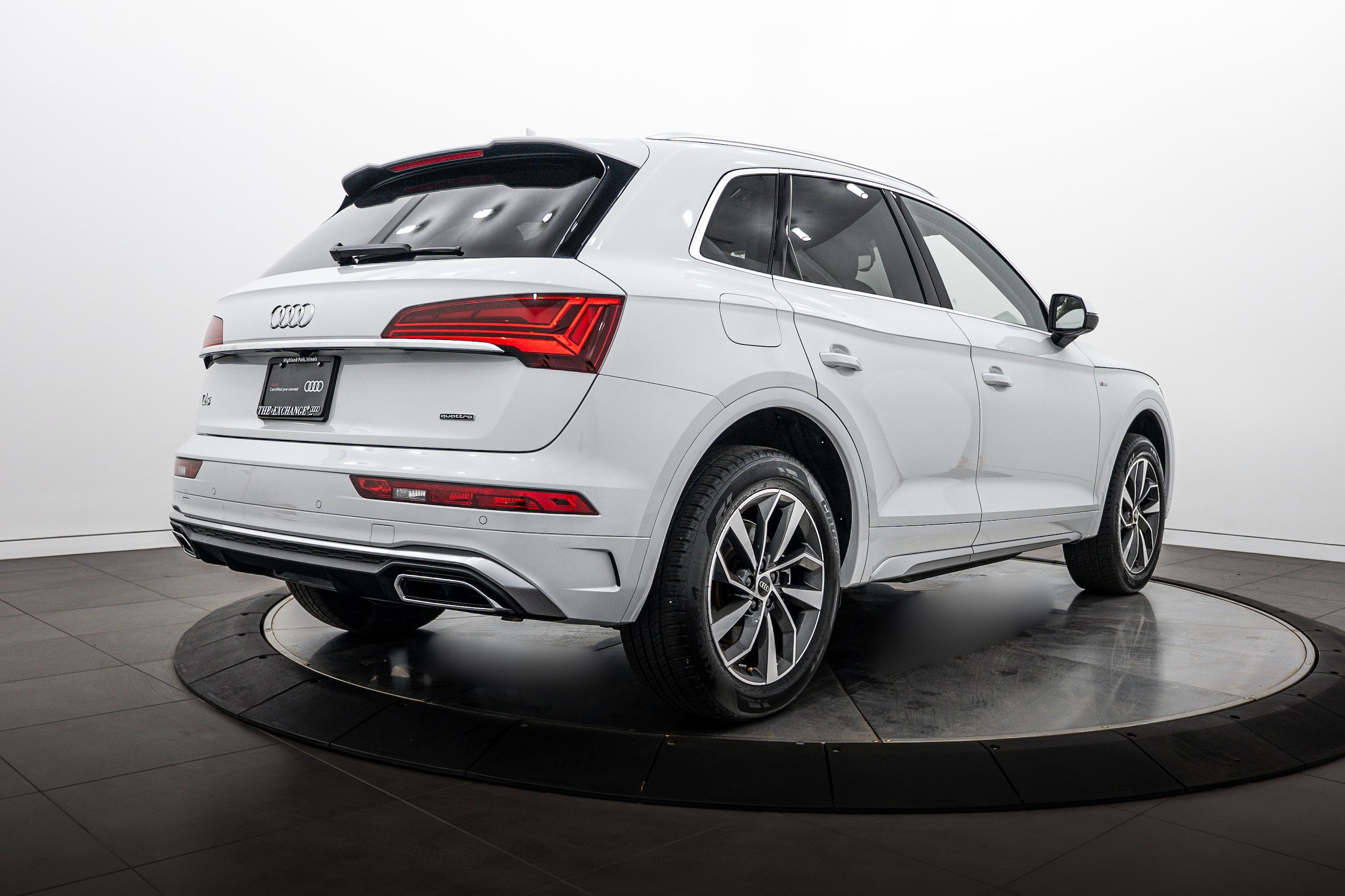 Used 2024 Audi Q5 2.0T Premium Plus w/ Premium Plus Package AWD/4WD image 4