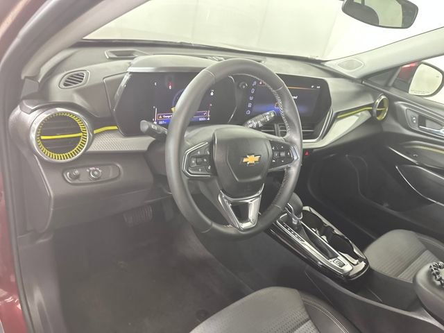 Used 2025 Chevrolet Trax LT w/ Driver Confidence Package image 13