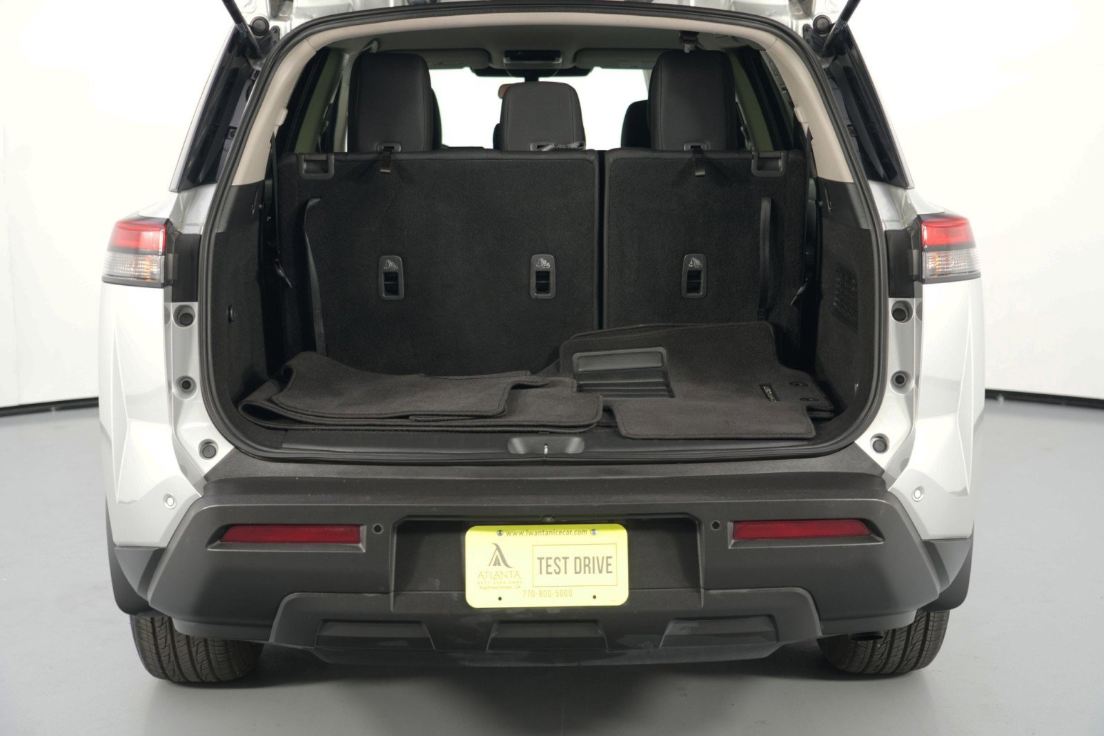 Used 2022 Nissan Pathfinder SV image 8