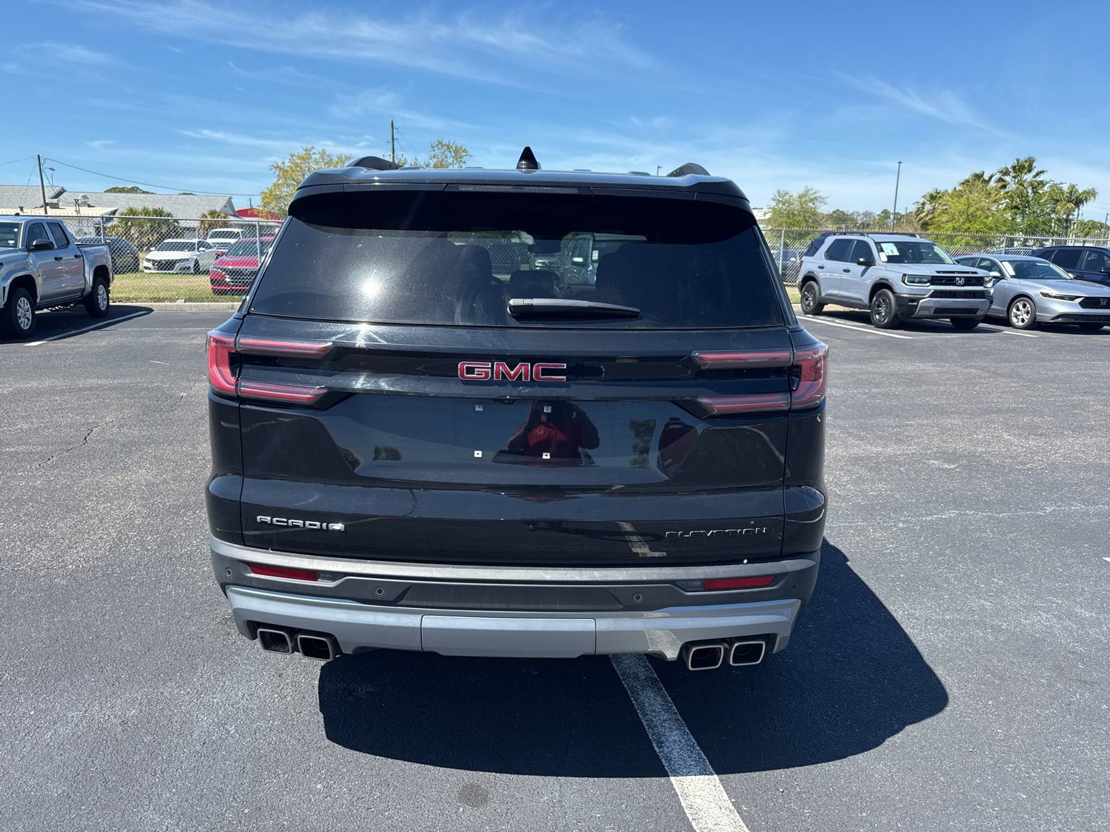 Used 2025 GMC Acadia Elevation image 6