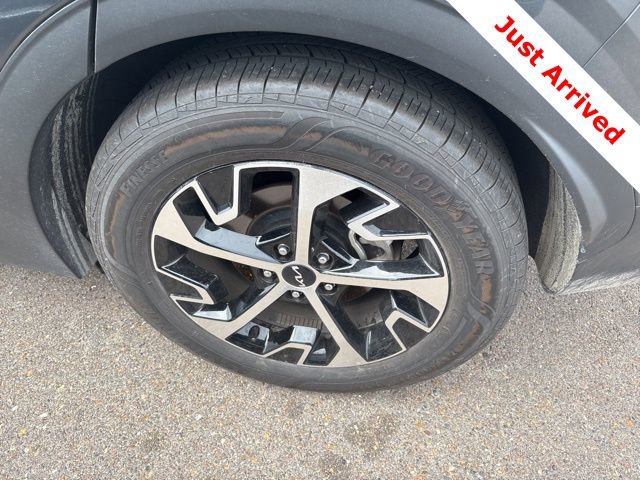 Used 2023 Kia Sportage EX image 16