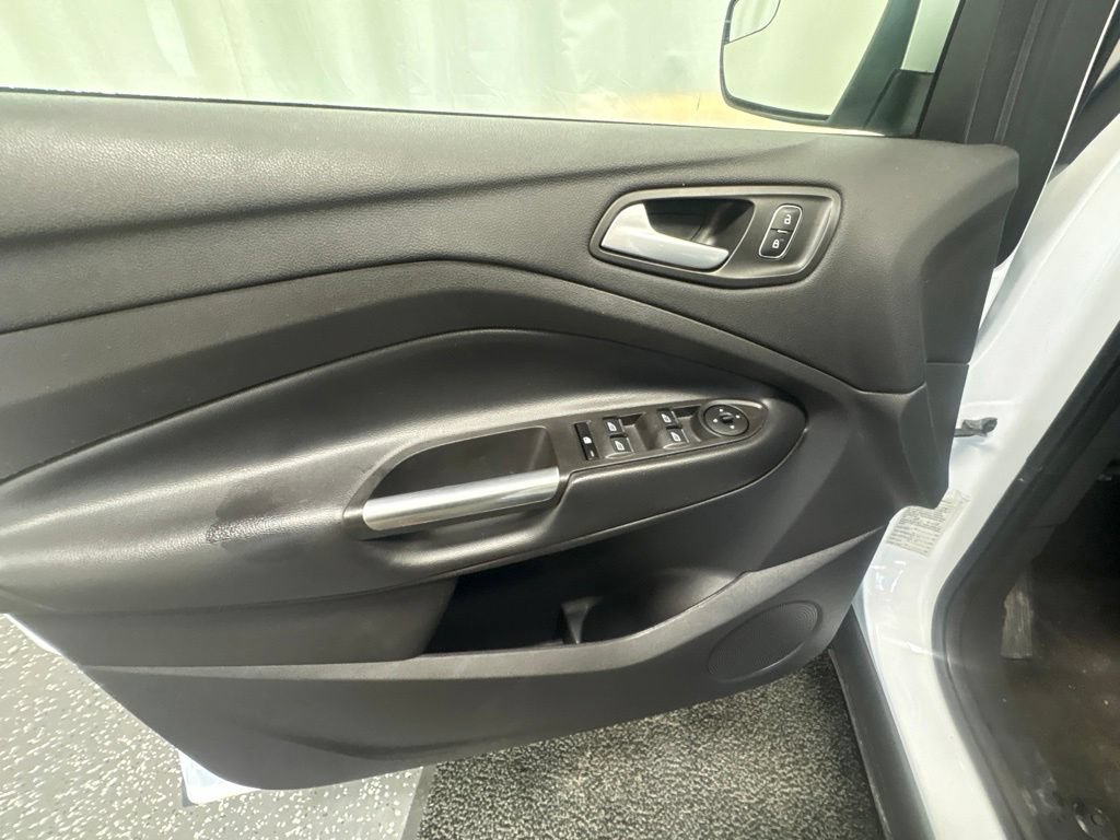 Used 2019 Ford Escape SE FWD image 21