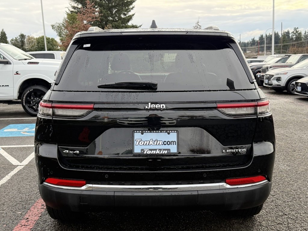 Used 2023 Jeep Grand Cherokee Limited image 7