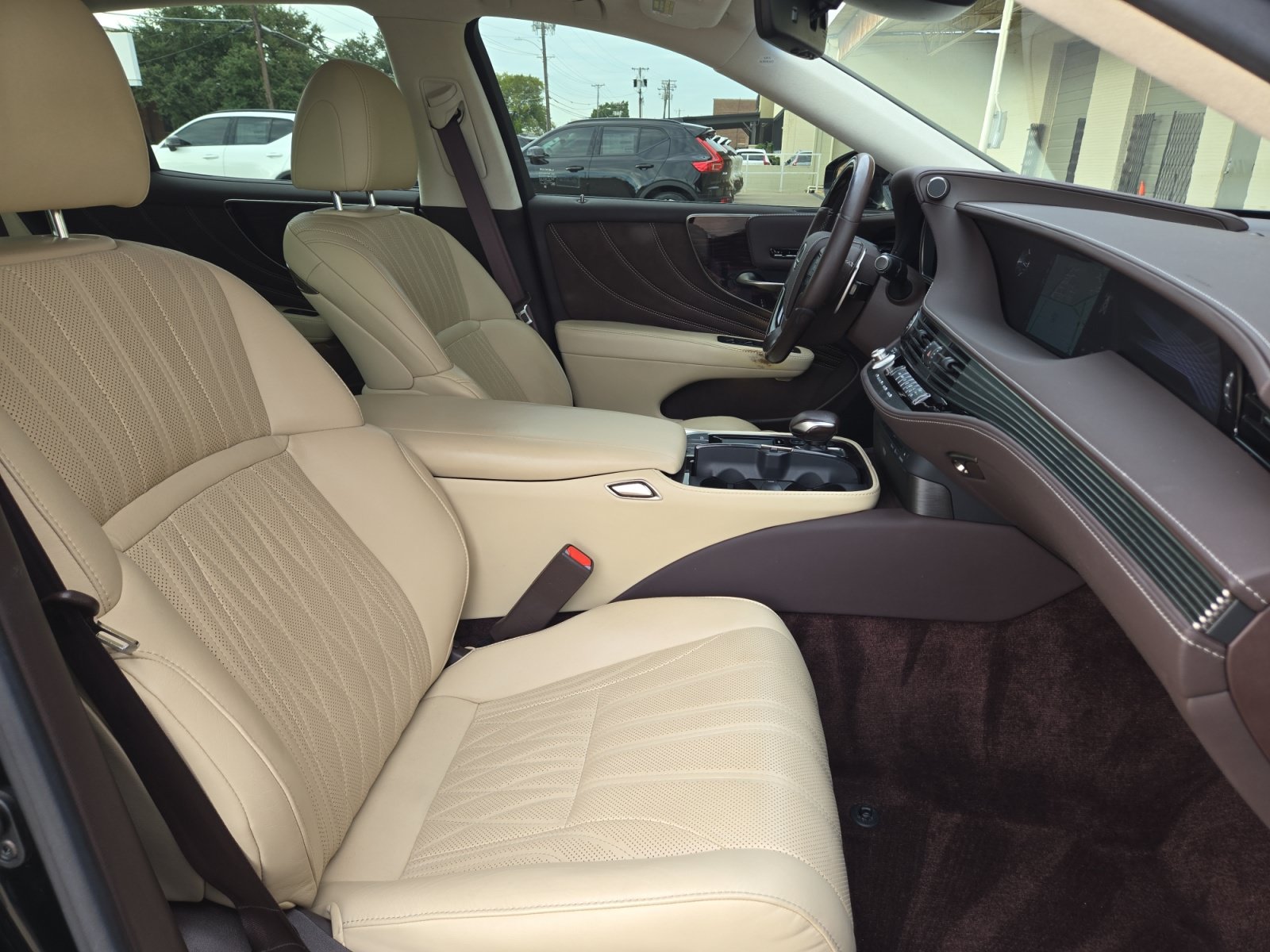 Used 2019 Lexus LS 500 w/ Interior Upgrade Package RWD image 22