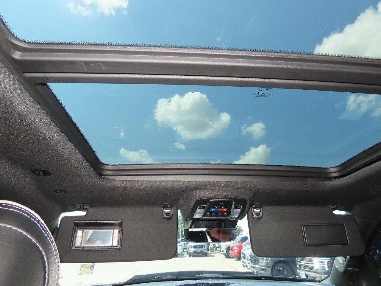 Used 2023 RAM 1500 Limited w/ Night Edition AWD/4WD image 22