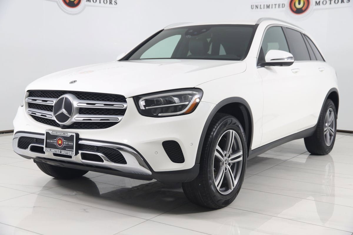 Used 2022 Mercedes-Benz GLC 300 4MATIC w/ Driver Assistance Package image 5