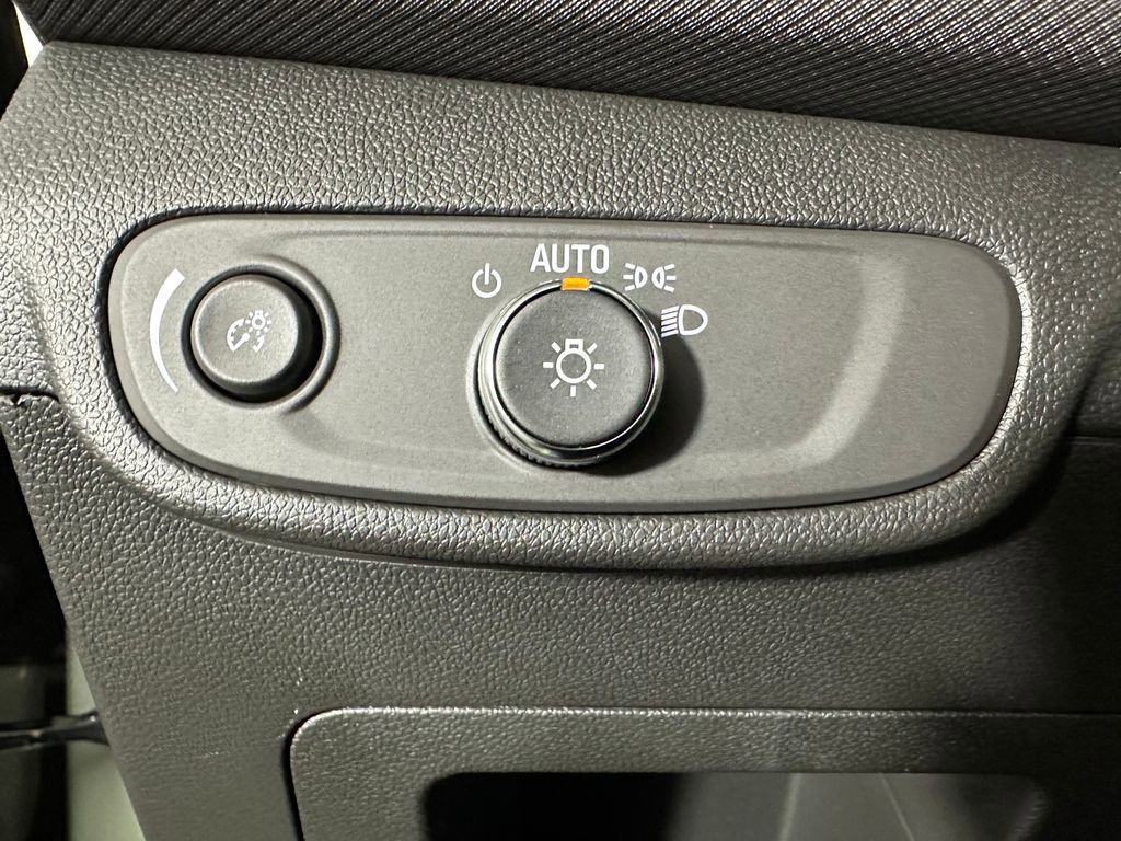 Used 2024 Chevrolet TrailBlazer ACTIV w/ Convenience Package image 15