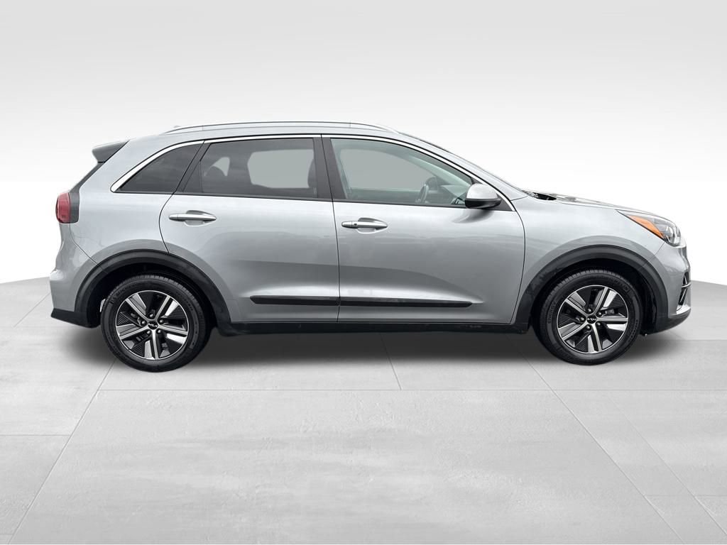 Certified 2022 Kia Niro LXS image 9