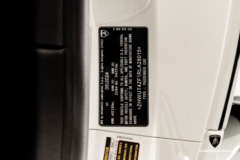 Used 2024 Lamborghini Huracan EVO image 55