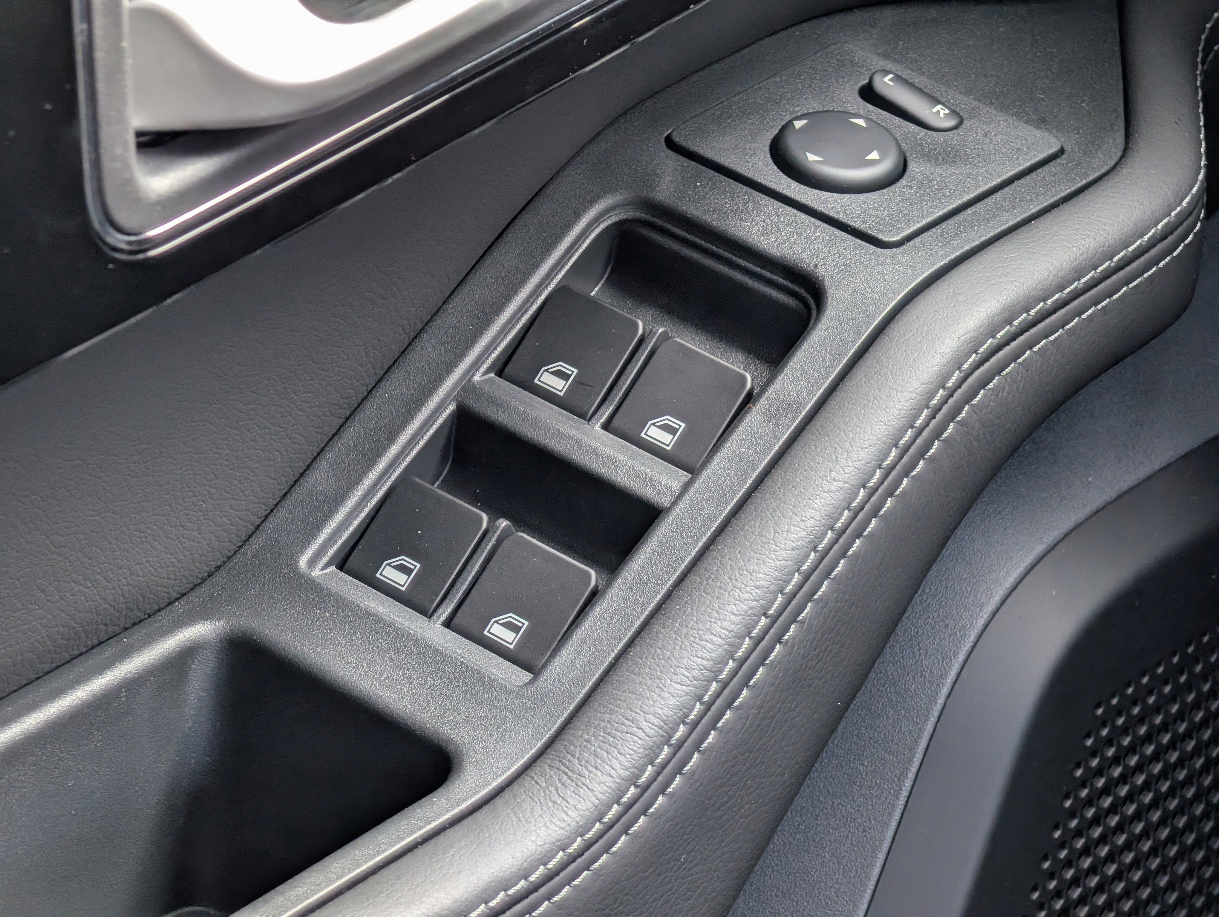 New 2026 INEOS Grenadier Fieldmaster Edition image 25