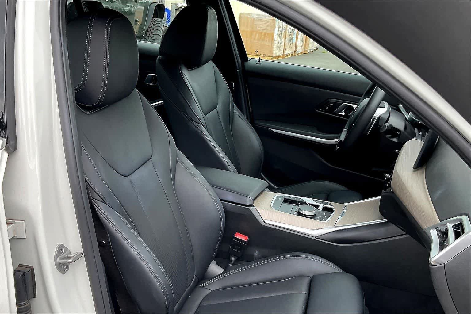 Used 2025 BMW 330i Sedan RWD image 13