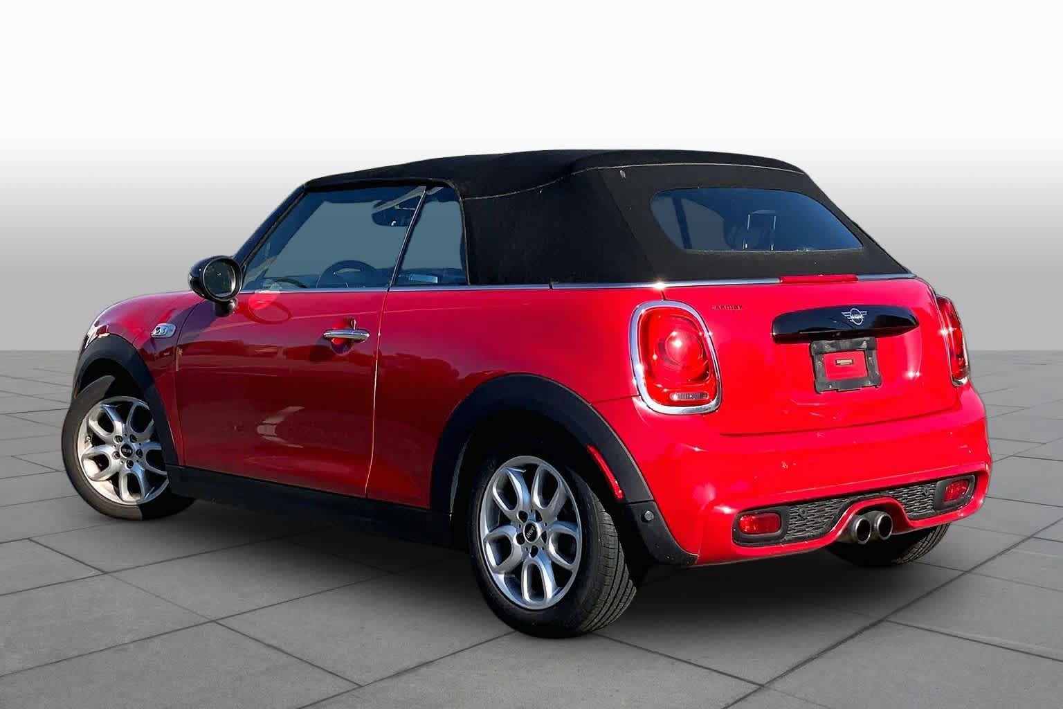 Used 2019 MINI Cooper S w/ Signature Upholstery Package FWD image 12
