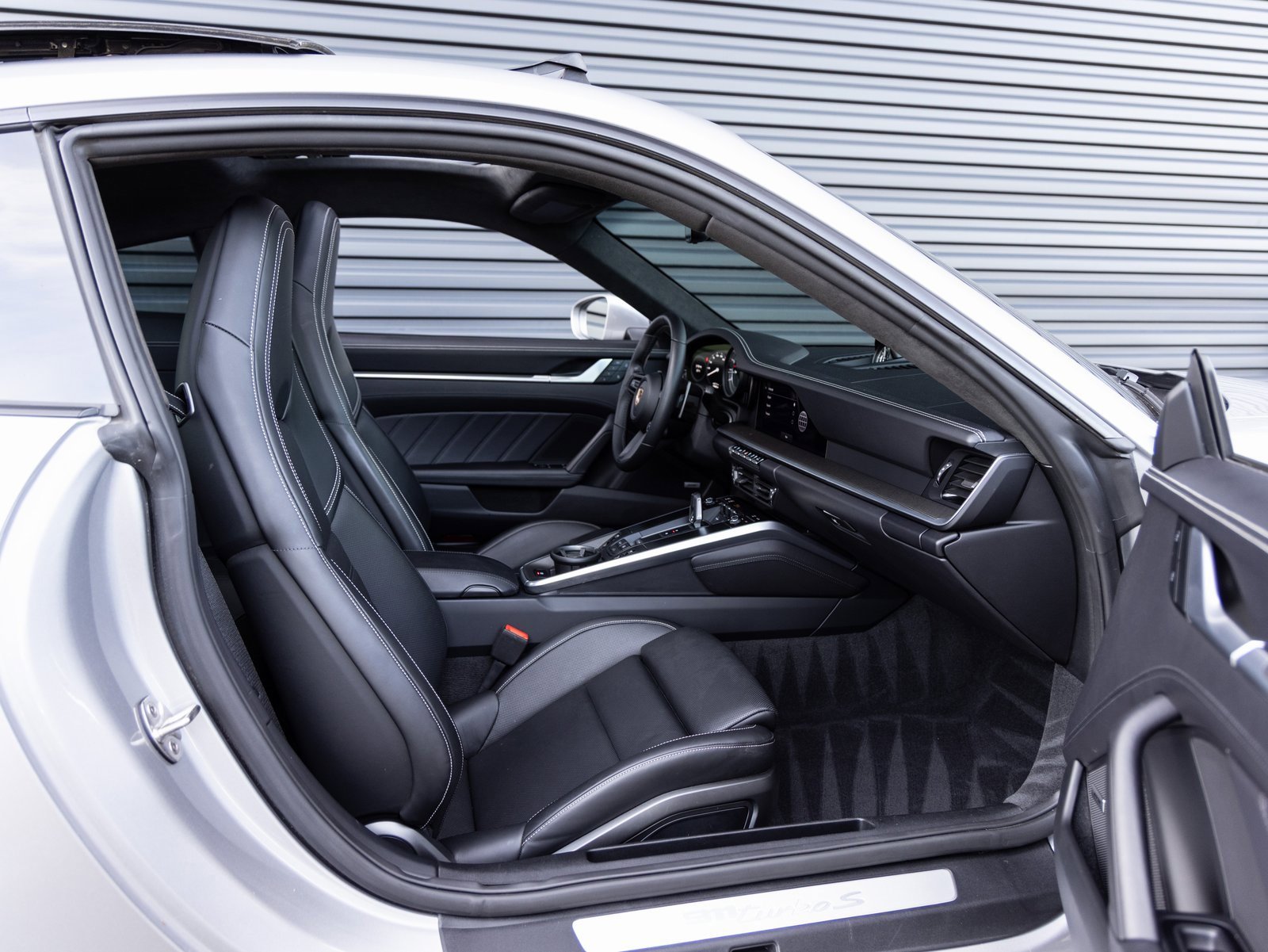 Used 2023 Porsche 911 Turbo S image 31