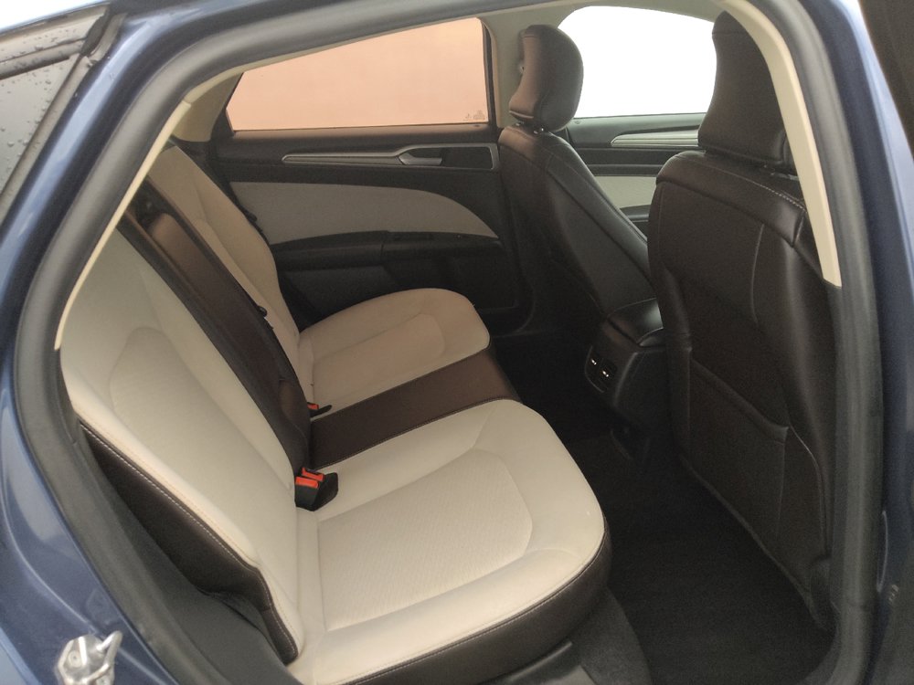 Used 2019 Ford Fusion SE w/ Equipment Group 151A FWD image 19
