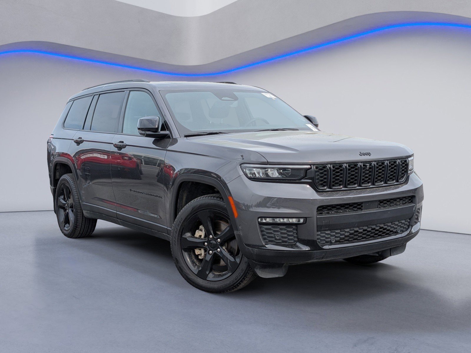 Used 2024 Jeep Grand Cherokee L Limited w/ Luxury Tech Group II image 2