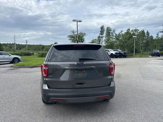 Used 2017 Ford Explorer XLT w/ Equipment Group 202A FWD image 5