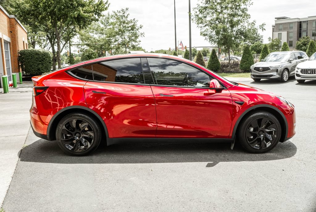 Used 2024 Tesla Model Y Long Range AWD/4WD image 3