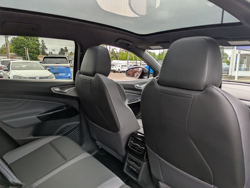 Used 2023 Volkswagen ID.4 Pro S Plus AWD/4WD image 33
