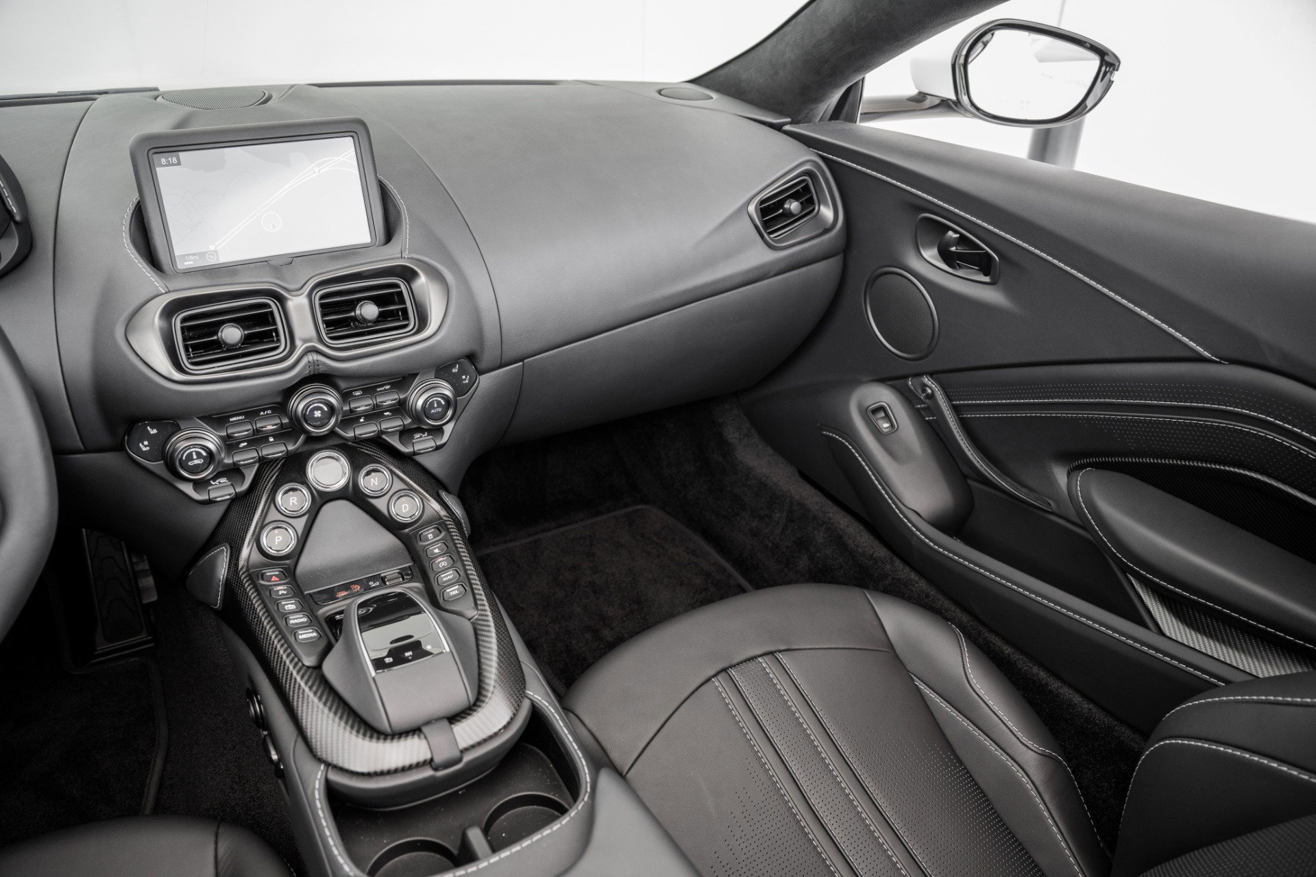 Used 2023 Aston Martin V8 Vantage Roadster image 20