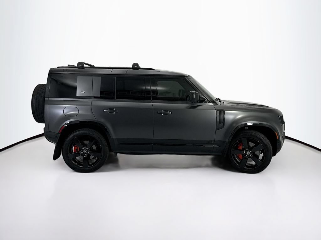 Used 2023 Land Rover Defender 110 X AWD/4WD image 4