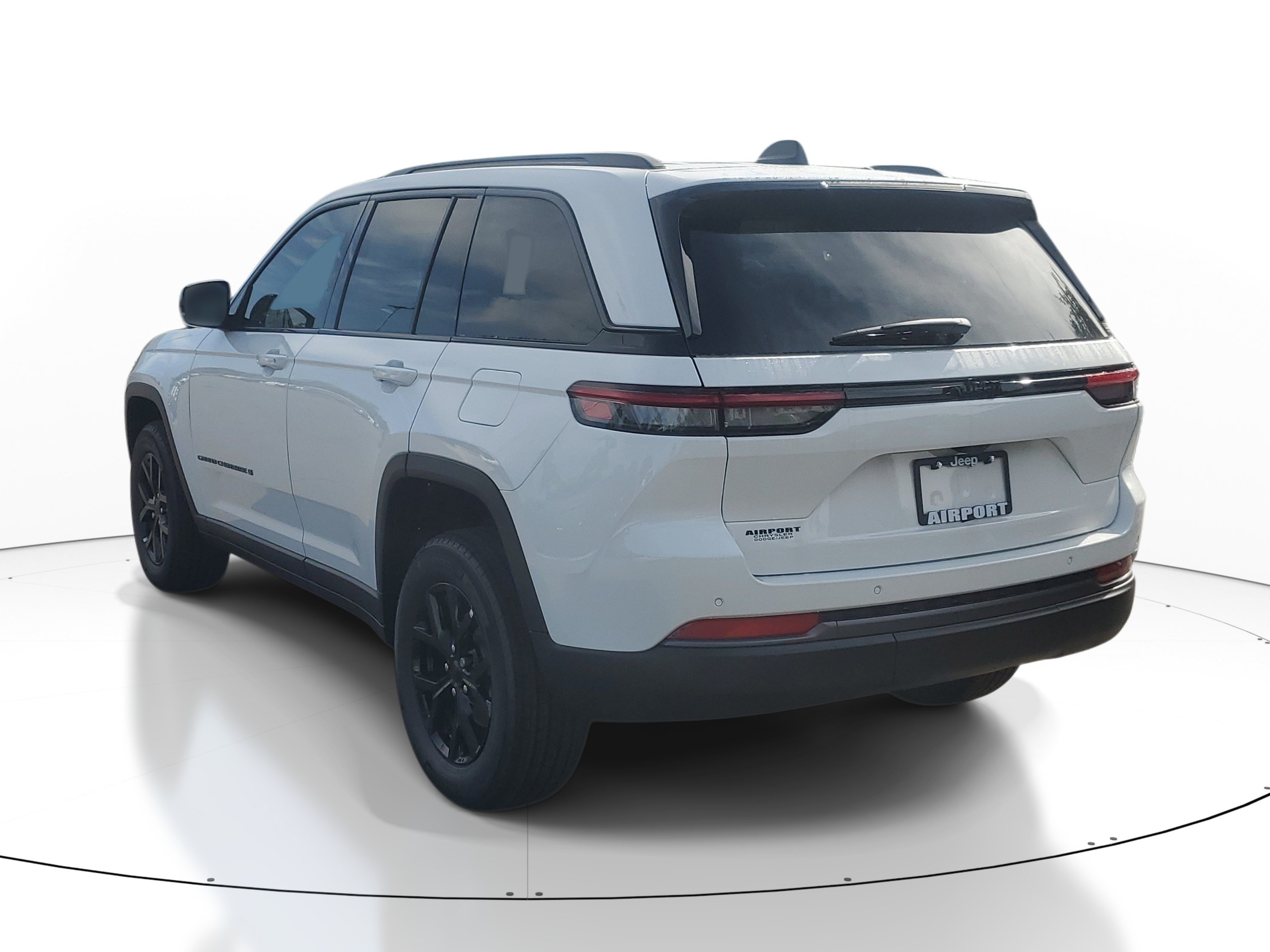 New 2026 Jeep Grand Cherokee Altitude RWD image 4