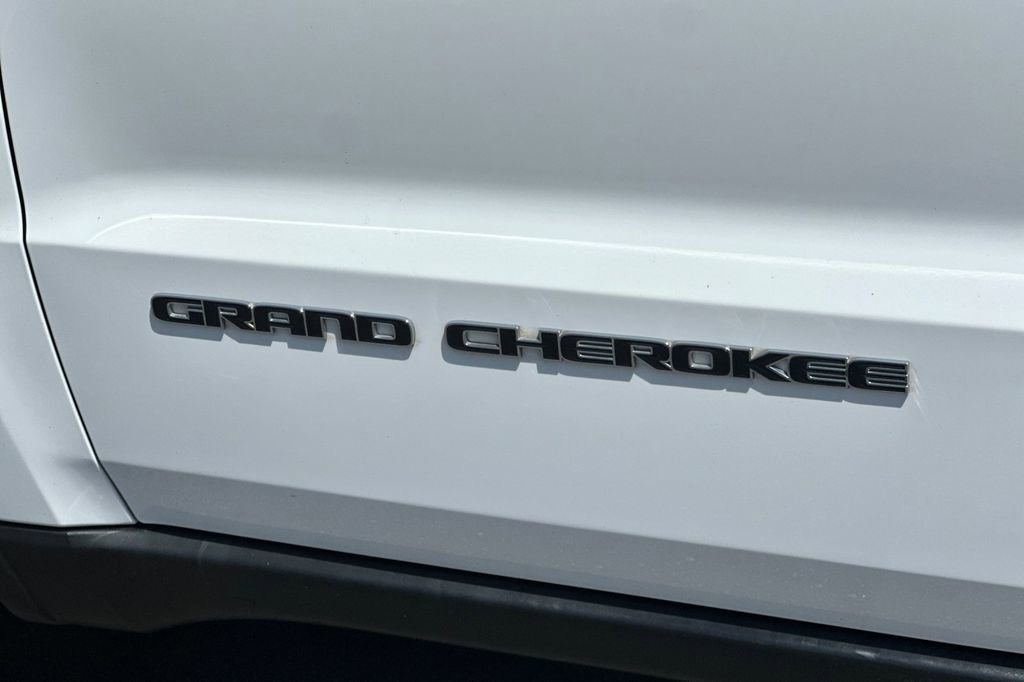 Used 2019 Jeep Grand Cherokee Limited RWD image 31