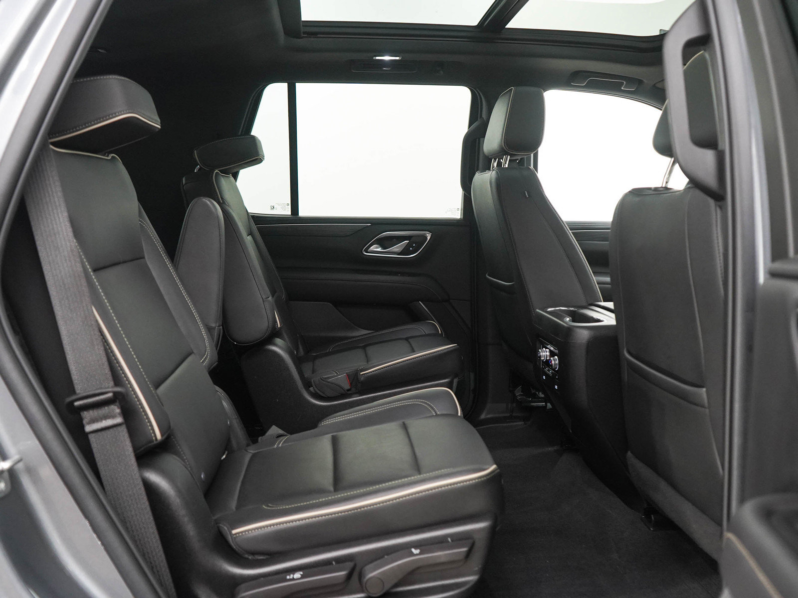 Used 2022 GMC Yukon SLT w/ SLT Premium Package AWD/4WD image 12