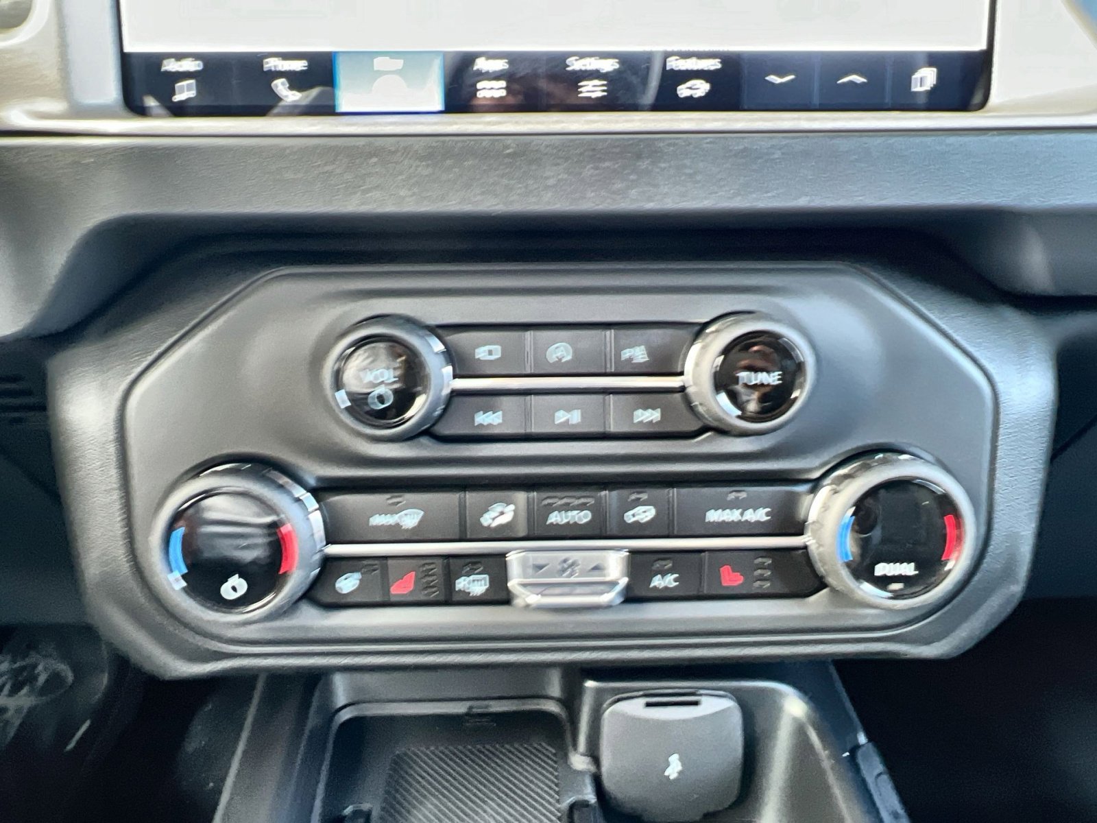 New 2025 Ford Bronco Outer Banks image 21