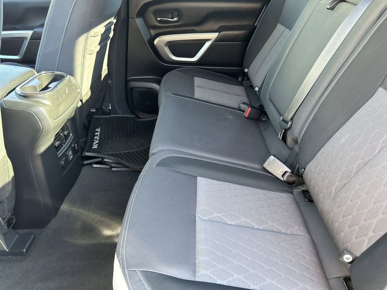 Used 2021 Nissan Titan SV w/ SV Convenience Package AWD/4WD image 14