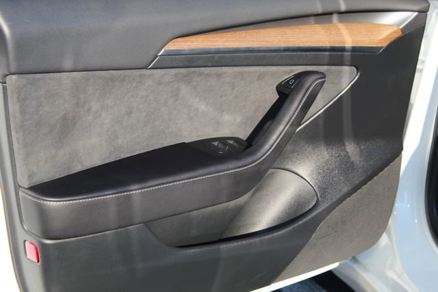 Used 2023 Tesla Model 3 Standard Range image 22