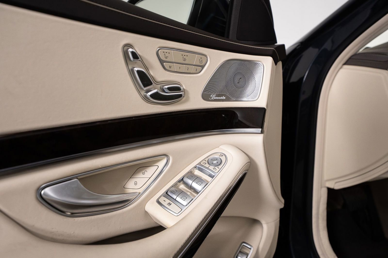 Used 2018 Mercedes-Benz S 560 Sedan image 20