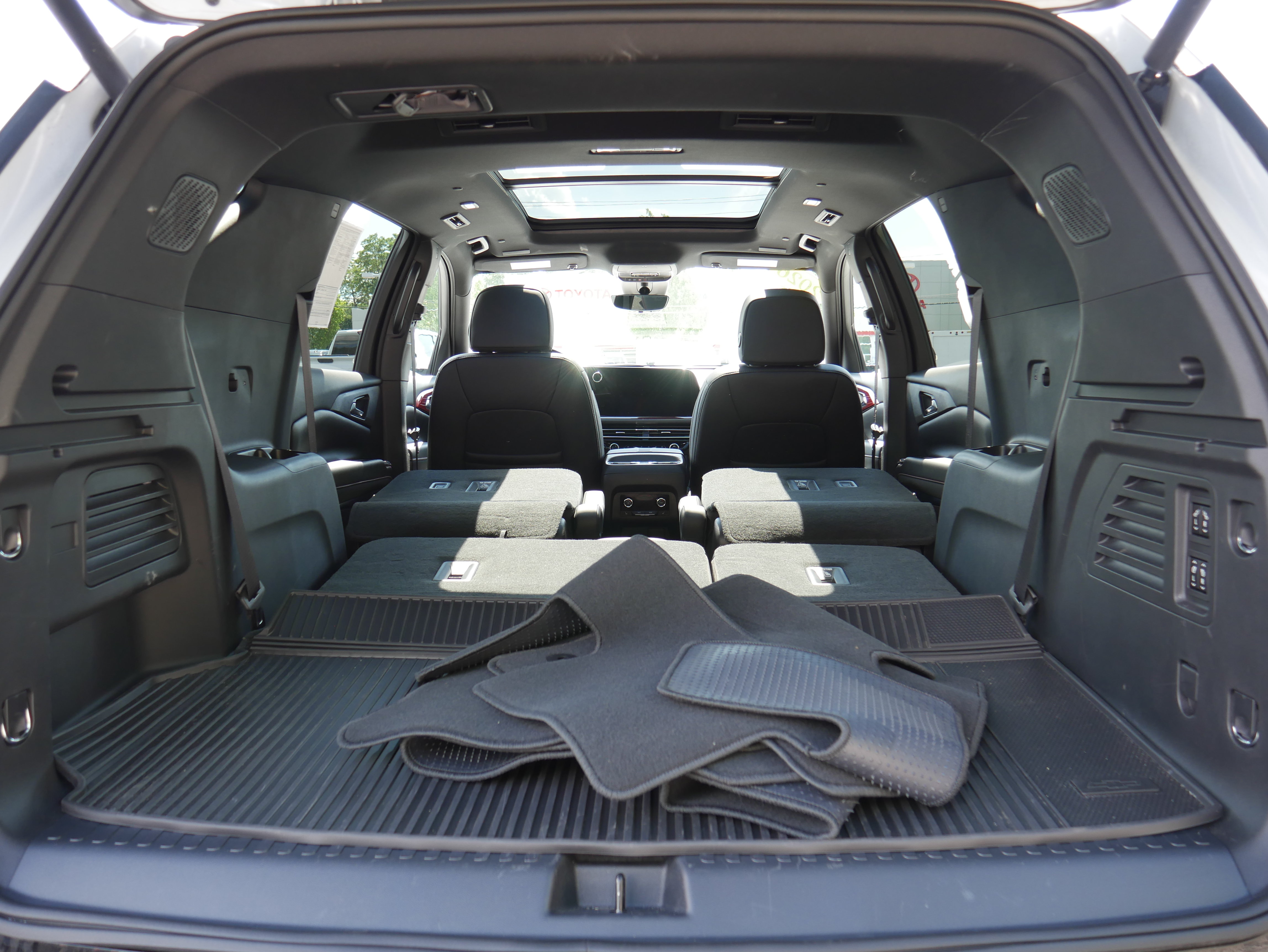 Certified 2026 Chevrolet Traverse RS AWD/4WD image 8