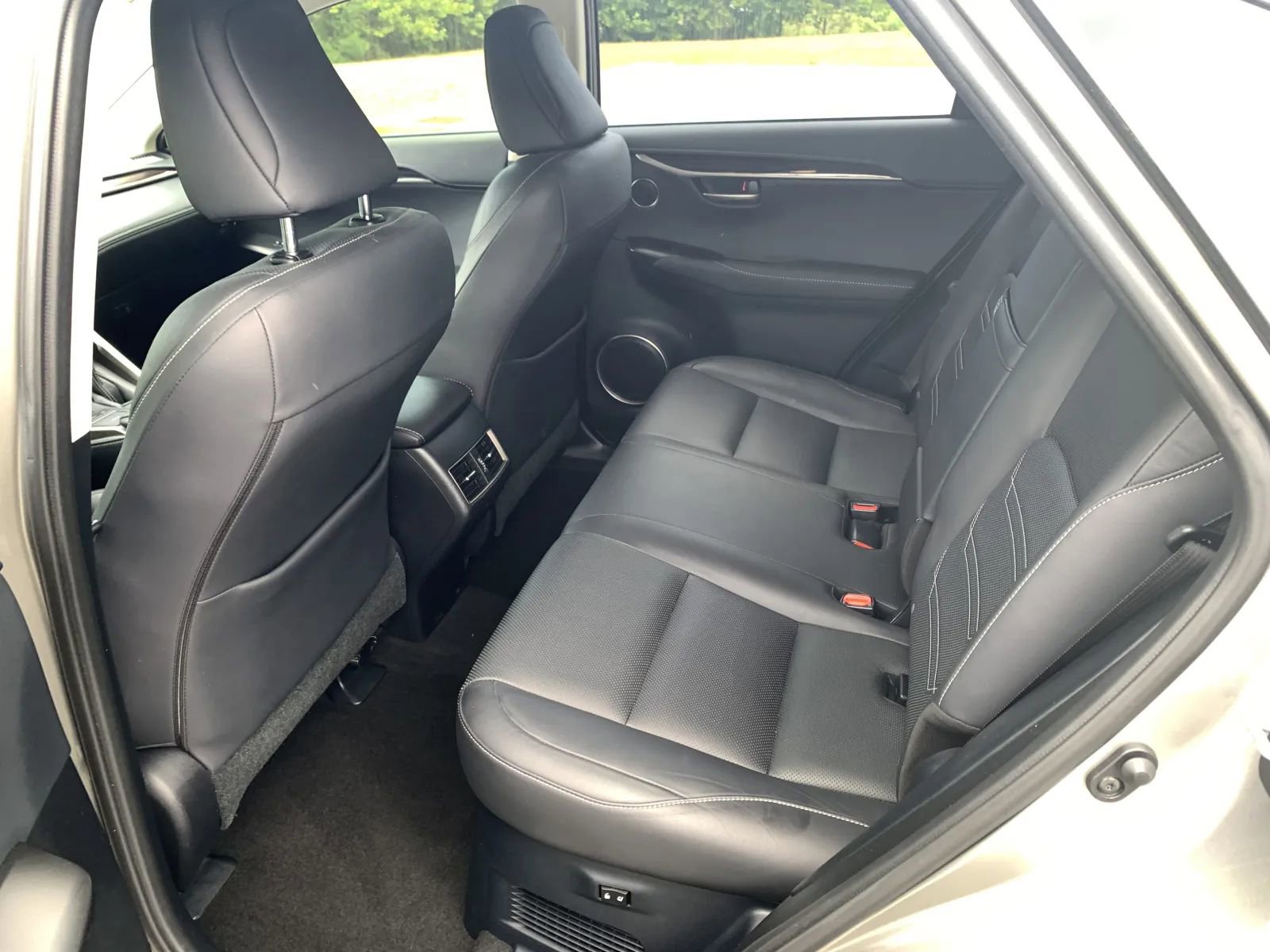 Used 2016 Lexus NX 300h AWD w/ Luxury Package image 20