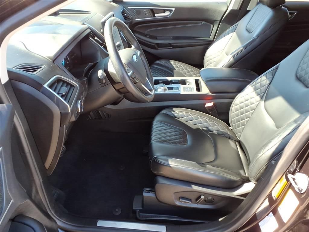 Used 2024 Ford Edge Titanium image 9