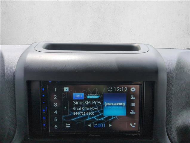 Used 2016 Jeep Wrangler Rubicon w/ Power Convenience Group image 11